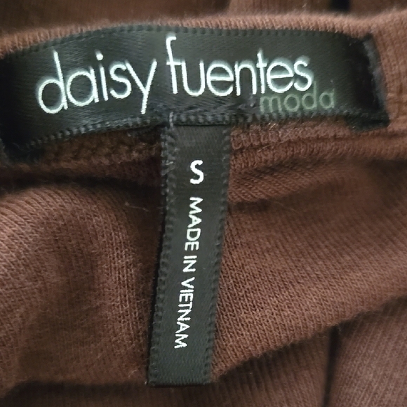 Daisy Fuentes Chocolate Tank with Gold Details - Picture 4 of 6